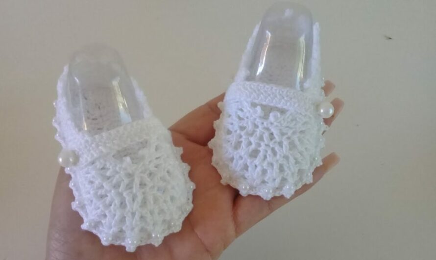 HOW TO CROCHET BEAUTIFUL SHOES FOR BABY GIRL