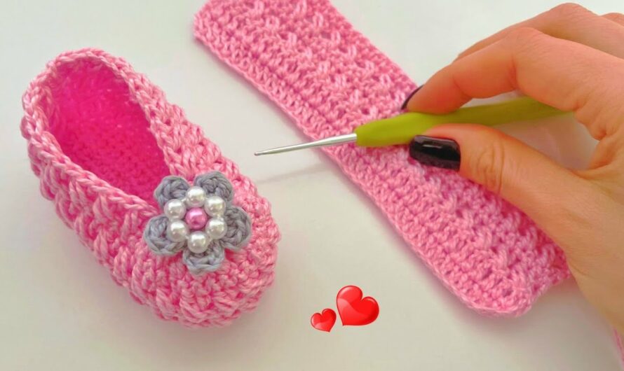 Beautiful Crochet Shoe with Flower – Step-by-Step Guide