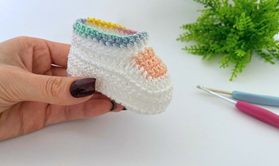 LOOK HOW PERFECT THIS CROCHET SHOE BOOT MODEL IS